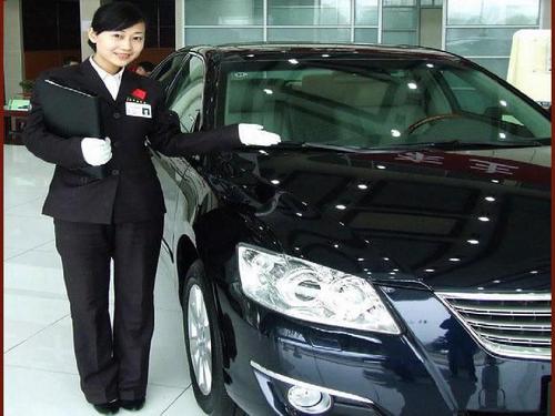 六方位繞車介紹法 汽車銷售實(shí)戰(zhàn)寶典